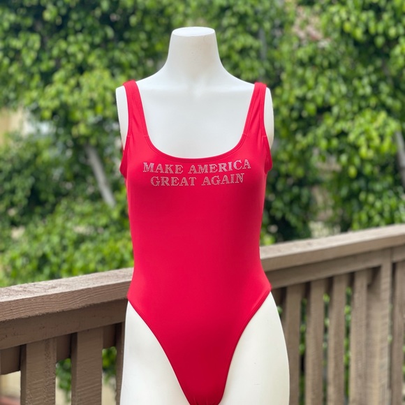 🇺🇸 Maga Swimsuit one Piece American flag - Picture 12 of 14
